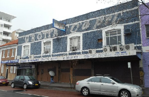 Grotto Capri Restaurant, Kensington