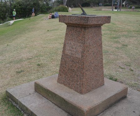 Inglis Memorial Sundial, Coogee